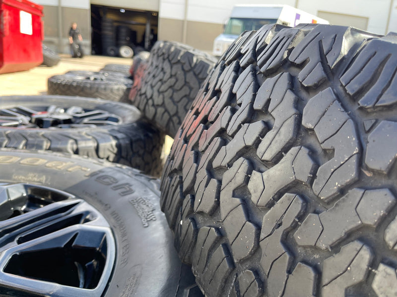 20" GMC Sierra Chevy 2500 OEM 5957 BLACK DIAMOND wheels rims tires BFG 37" Texas Truck Tire