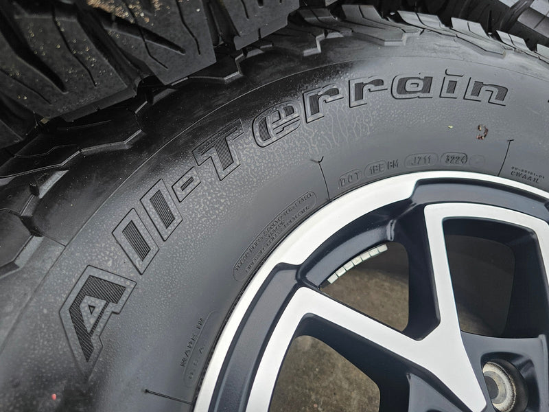 17" Jeep Wrangler Rubicon OEM 95730 9327 wheels rims Gladiator BFG KO2 A/T 35" Texas Truck Tire