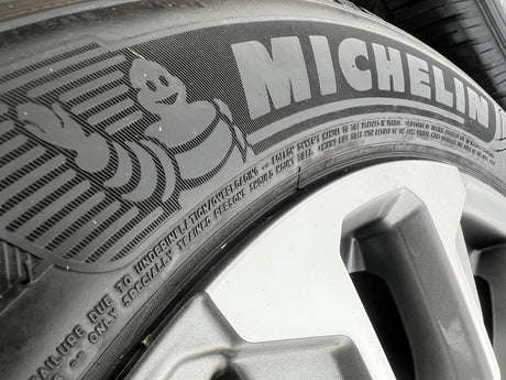 22" GMC Yukon Sierra DENALI OEM wheels rims 14025 97000 tires MICHELIN Texas Truck Tire