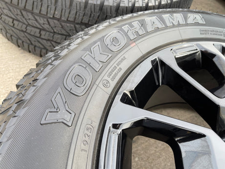 20" Nissan Titan PRO-4X Armada OEM wheels rims tires 2024 2025 2026 NEW Texas Truck Tire