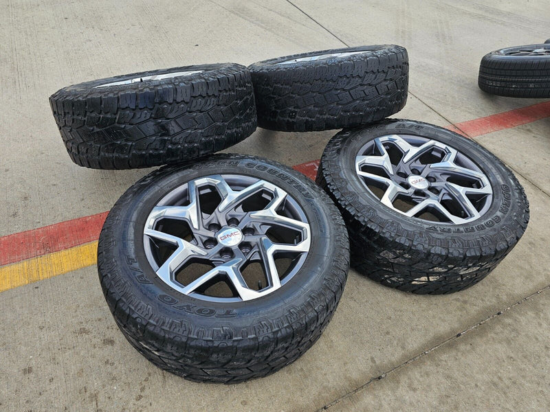 20" GMC Sierra Yukon AT4 Tahoe Silverado OEM wheels rims 95369 TOYO A/T2 Texas Truck Tire