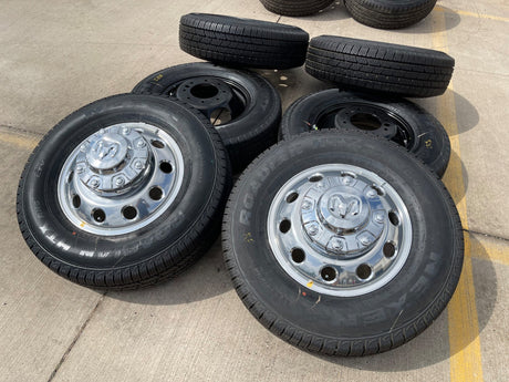 17" Dodge Ram 3500 Dually Laramie 8x200 wheels rims 2701 2702 OEM NEXEN NEW Texas Truck Tire