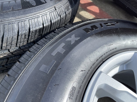 17" Jeep Wrangler Gladiator RUBICON OEM 9301 95329 wheels rims tires MICHELIN Texas Truck Tire