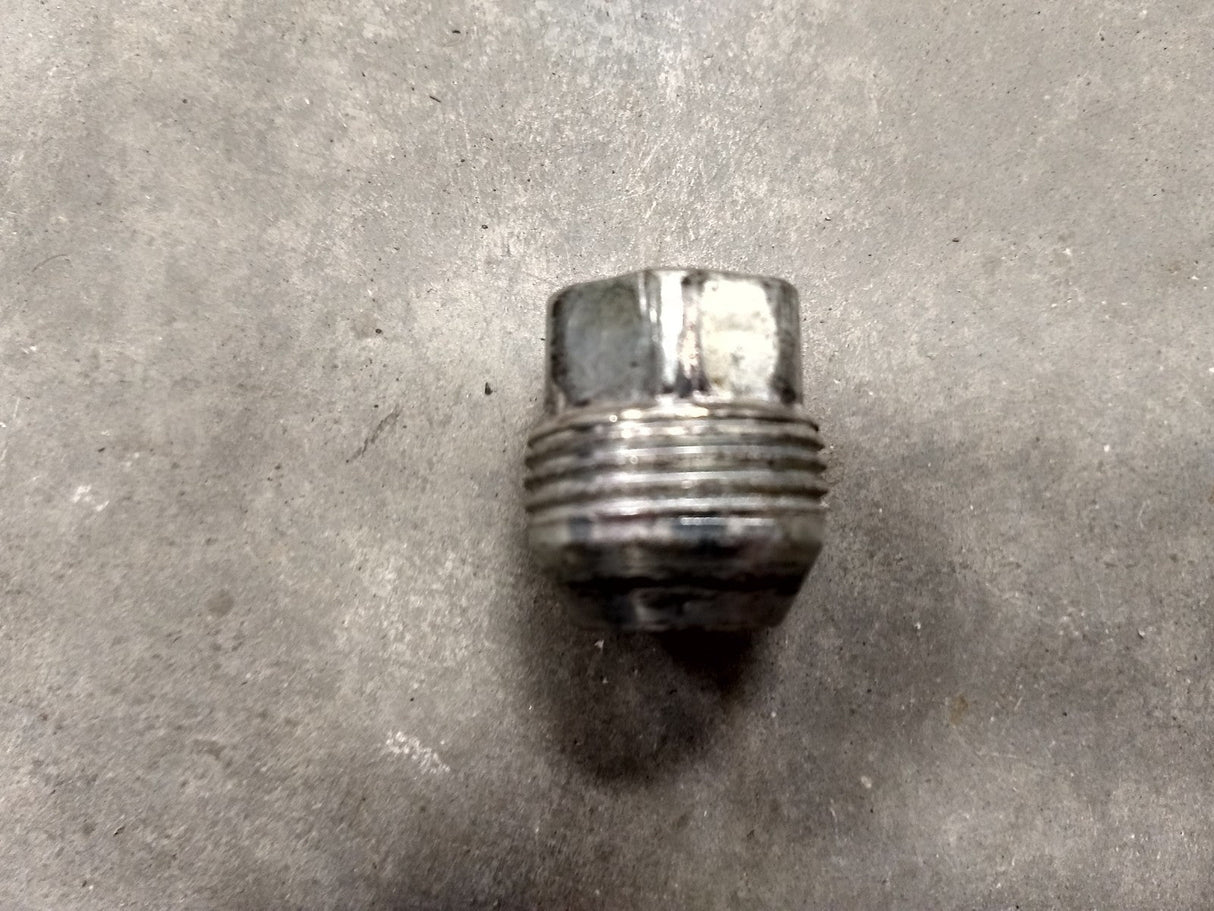 (24) OEM GM lug nuts open end threaded 1500 Chevy Silverado GMC Cadillac 14x1.5 Texas Truck Tire