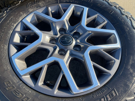 18" Jeep Wrangler Grand Cherokee Gladiator OEM 9331 wheels rims NEW BFG Texas Truck Tire