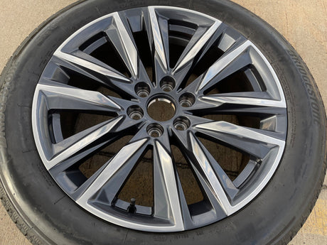 (1) 22" Cadillac Escalade OEM Platinum 4869 95028 wheel rim 2023 2024 2025 2026 Texas Truck Tire