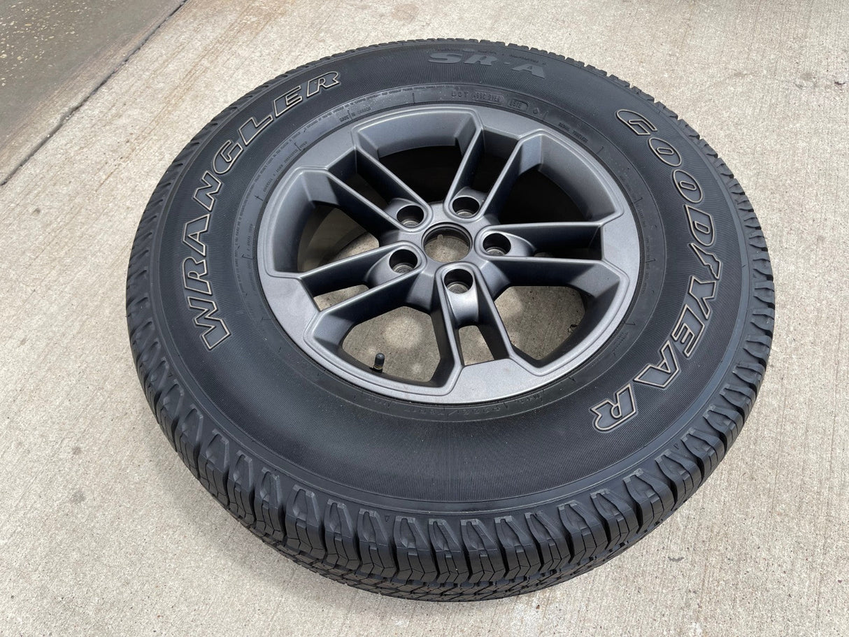 17" Jeep Wrangler Gladiator OEM 9158 9197 wheel rim GRAY spare Texas Truck Tire