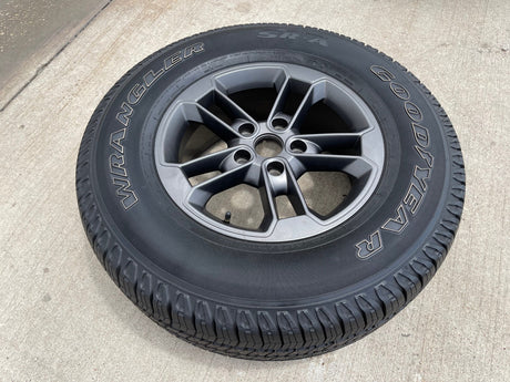 17" Jeep Wrangler Gladiator OEM 9158 9197 wheel rim GRAY spare Texas Truck Tire