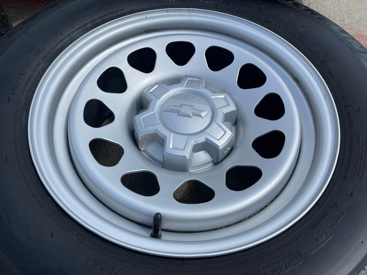 17" Chevy Silverado Sierra OEM wheels rims Tahoe Colorado 8130 Canyon MICHELIN Texas Truck Tire