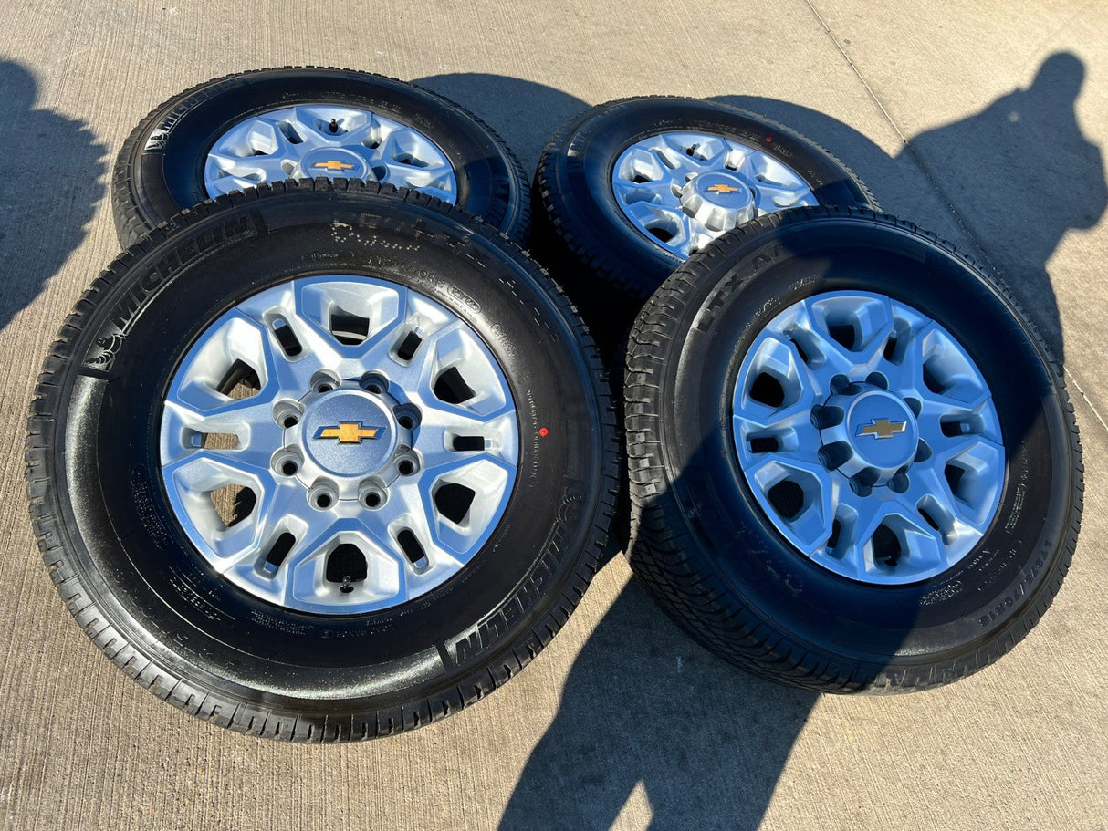 18" Chevy Silverado 2500 3500 OEM 5959 wheels rims MICHELIN LTX A/T2 NEW Texas Truck Tire