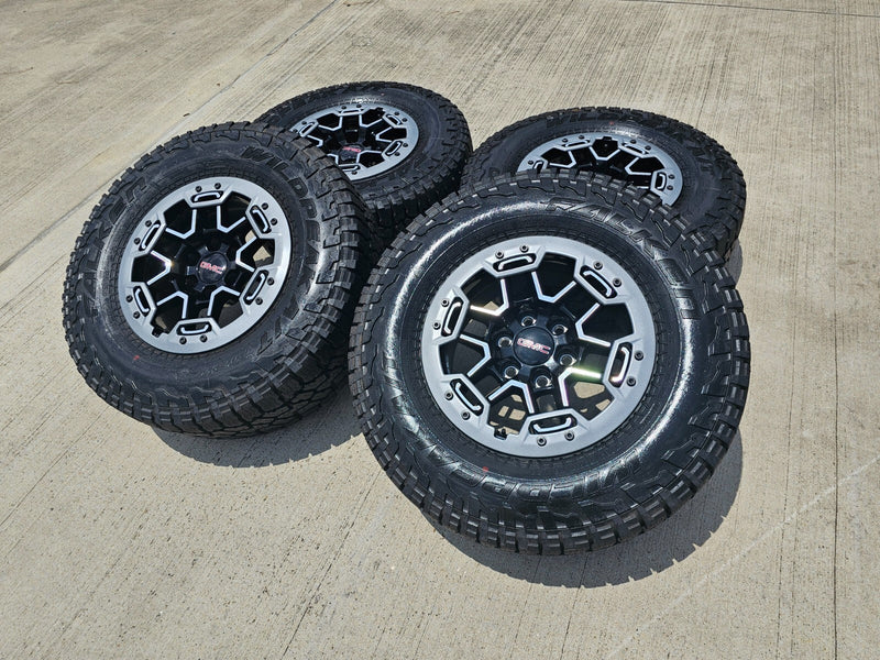 17" GMC Sierra Chevy Silverado OEM Beadlock wheels rims Canyon NEW Texas Truck Tire