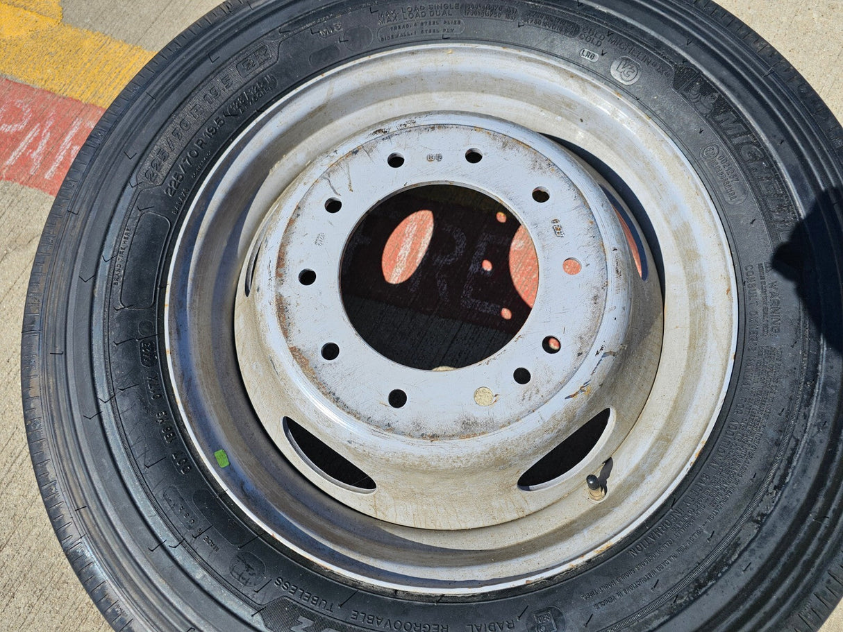 19.5" Ford F-450 F-550 Dually rim RAM 4500 OEM 10x225 spare MICHELIN NEW Texas Truck Tire