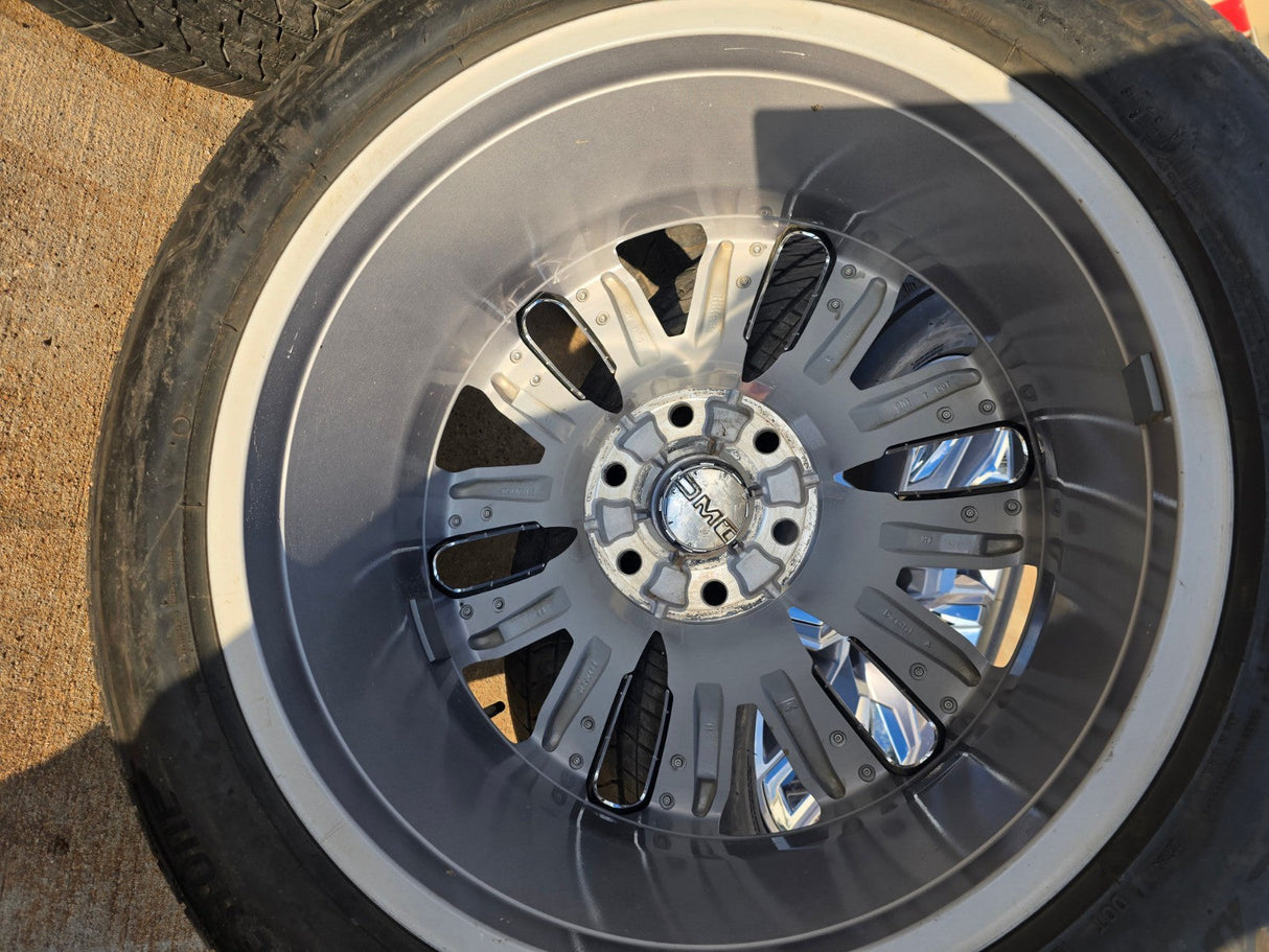 22" GMC Yukon Chevy Tahoe Escalade OEM chrome 95513 wheels rims BRIDGESTONE Texas Truck Tire