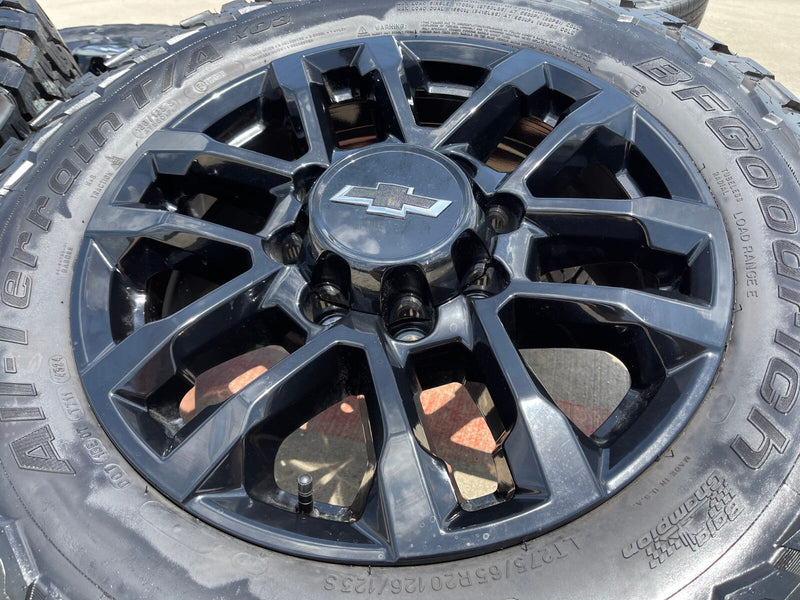 20" Chevy Silverado Trail Boss GMC AT4 2500 OEM 94030 wheels rims NEW BFG KO3 Texas Truck Tire