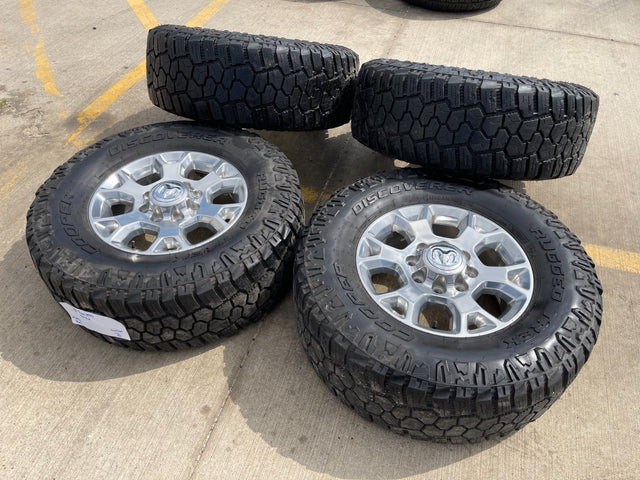 18" Ram 2500 3500 Laramie Power Wagon OEM wheels rims 2693 tires COOPER 35" Texas Truck Tire