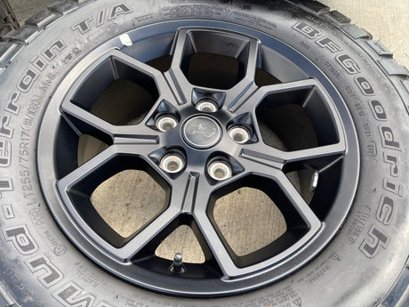 17" Jeep Gladiator OEM wheels rims 9326 95729 Wrangler BFG KM2 Texas Truck Tire