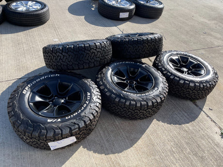 (4) 17" Jeep Wrangler Rubicon OEM 96226 wheels rims Gladiator BFG KO2 NEW 2026 Texas Truck Tire