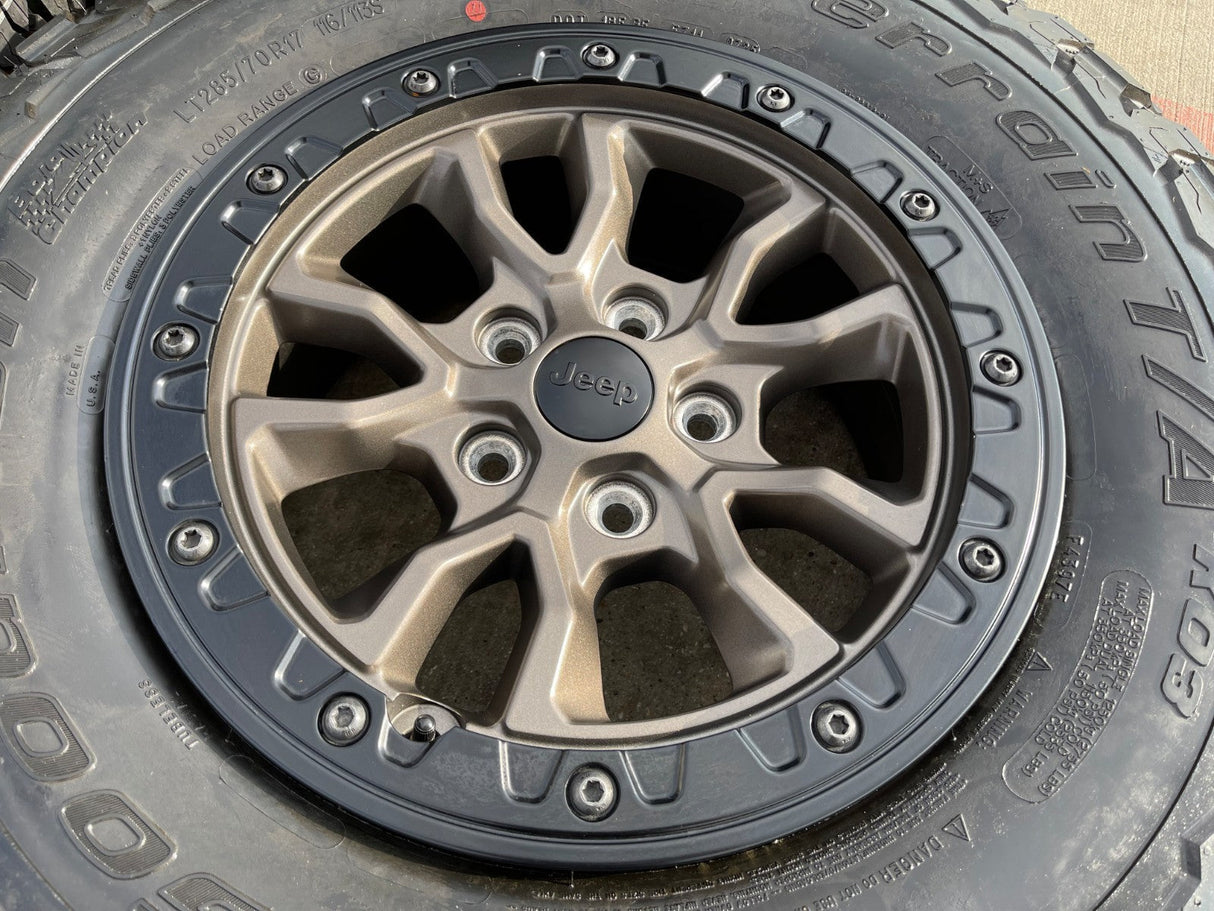(5) 17" Jeep Wrangler 392 Gladiator OEM 9304 95240 BEADLOCK wheels rims Texas Truck Tire