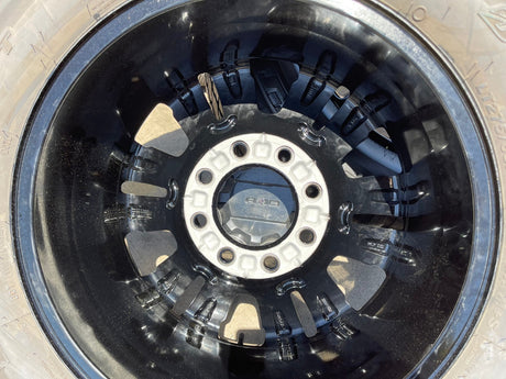20" GMC Sierra Chevy 2500 OEM 5957 BLACK DIAMOND wheels rims 2024 2025 2026 NEW Texas Truck Tire
