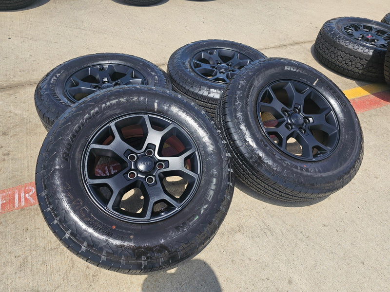 (1) 17" Jeep Wrangler Rubicon OEM 9218 wheel rim Gladiator tire NEXEN HTX2 NEW Texas Truck Tire