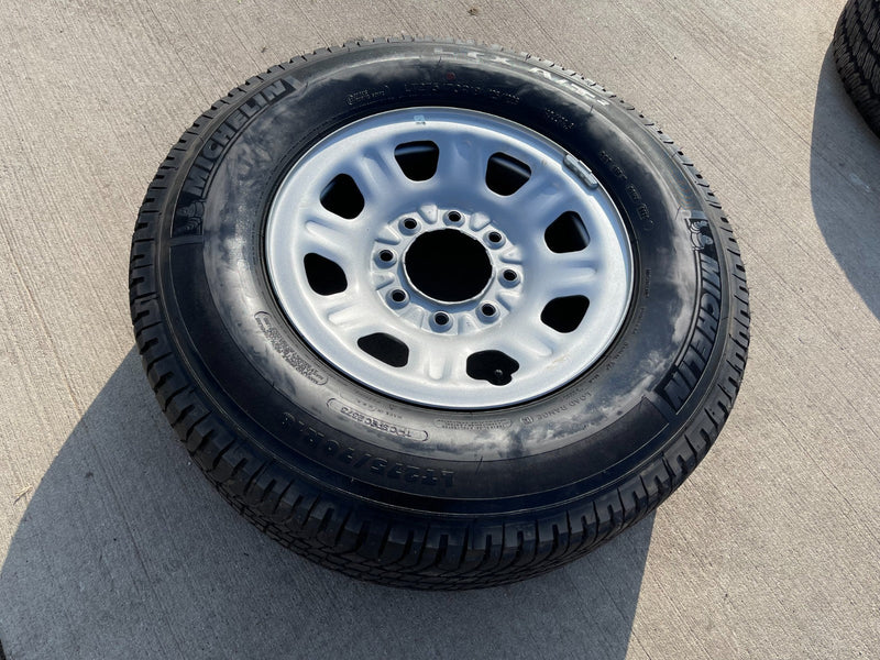 18" Chevy Silverado GMC Sierra 2500 3500 OEM 8096 wheel rim spare MICHELIN NEW Texas Truck Tire