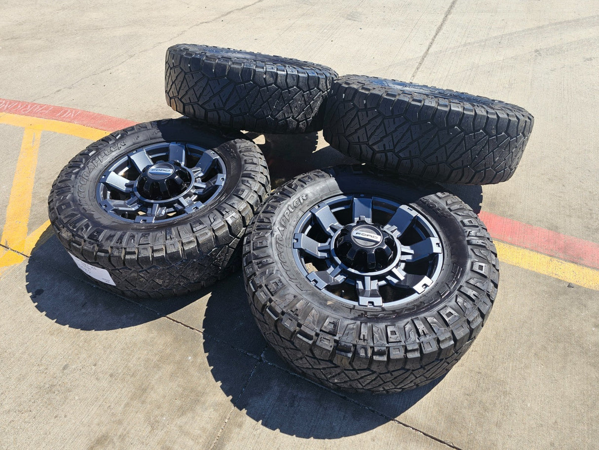 20" Ford F-250 F-350 OEM 10296 10485 Lariat wheels rims NITRO 37" Texas Truck Tire