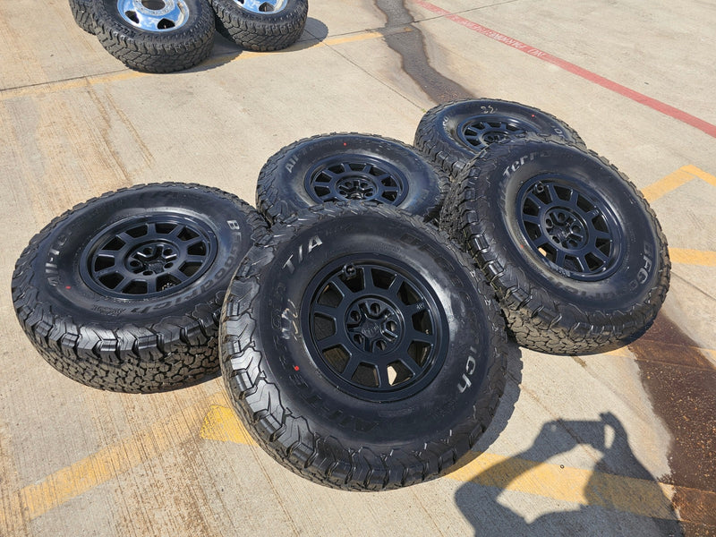 (5) 17" AEV Jeep Wrangler Rubicon OEM Salta wheels rims Gladiator BFG 37" NEW Texas Truck Tire