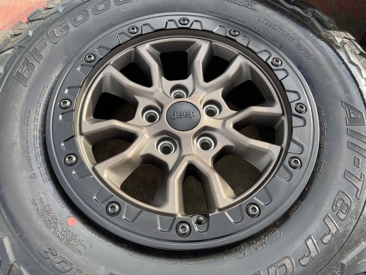 (5) 17" Jeep Wrangler 392 Gladiator OEM 9304 95240 BEADLOCK wheels rims NEW BFG Texas Truck Tire