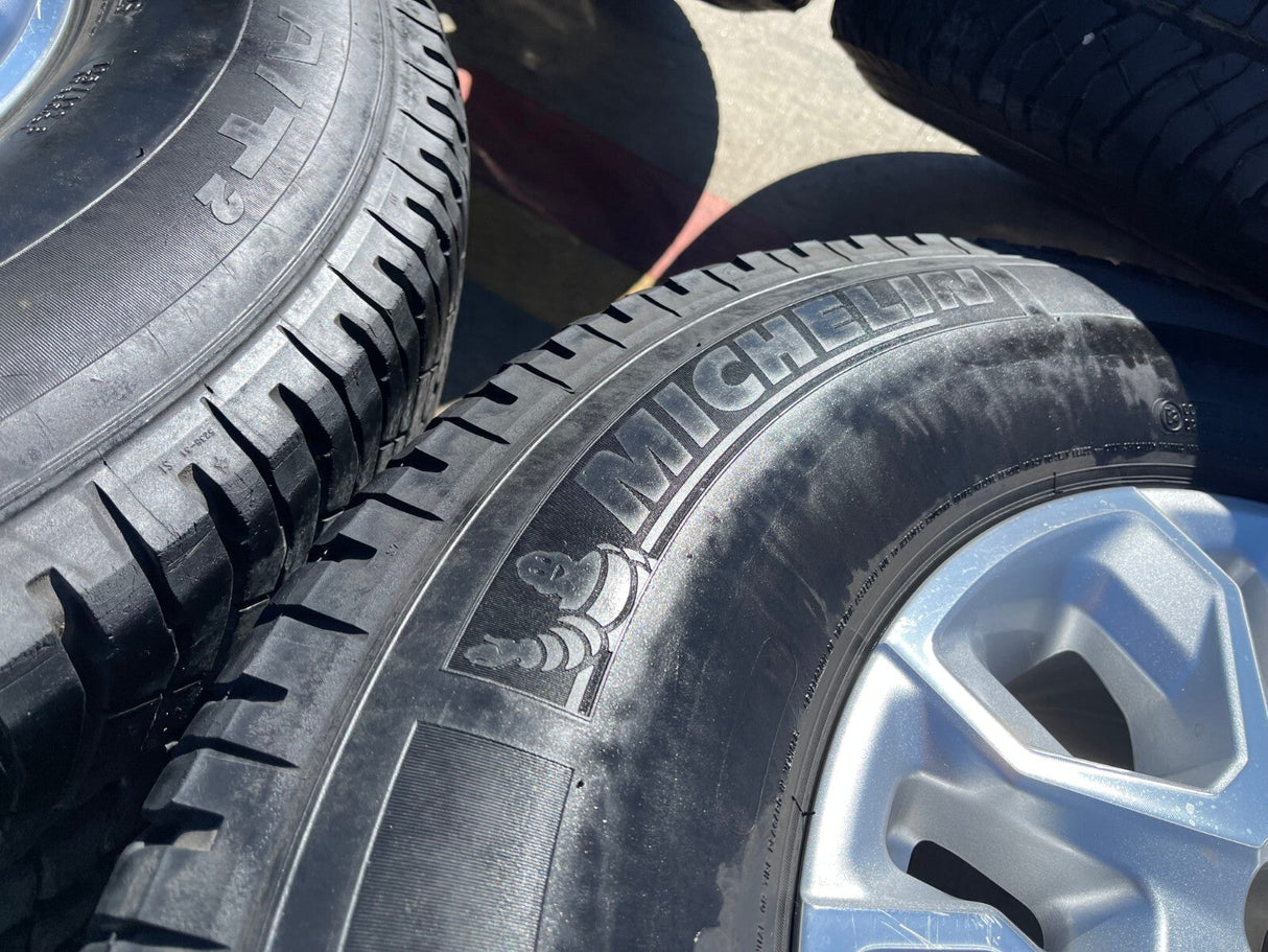 18" Chevy Silverado 2500 3500 OEM 5959 wheels rims 2021 2022 2023 2024 2025 Texas Truck Tire