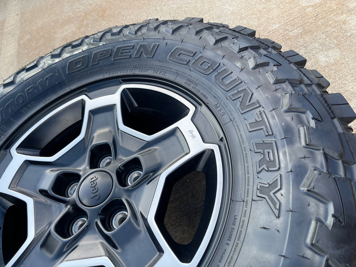 17" Jeep Wrangler RUBICON OEM wheels rims tires 9259 black TOYO 33" Texas Truck Tire