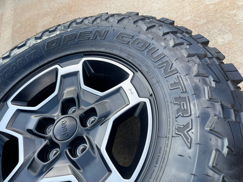 17" Jeep Wrangler RUBICON OEM wheels rims tires 9259 black TOYO 33" Texas Truck Tire