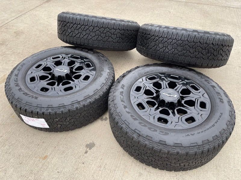 20" Chevy Silverado Trail Boss GMC AT4 2500 OEM 5946 wheels rims 2024 2025 2026 Texas Truck Tire