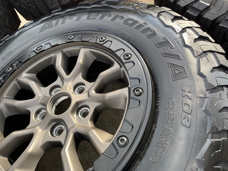 (5) 17" Jeep Wrangler 392 Gladiator OEM 9304 95240 BEADLOCK wheels rims Texas Truck Tire