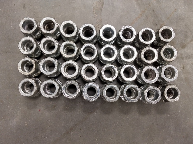 (32) 14x1.5 OEM GM lug nuts open end threaded 2500 3500 Chevy Silverado GMC Texas Truck Tire