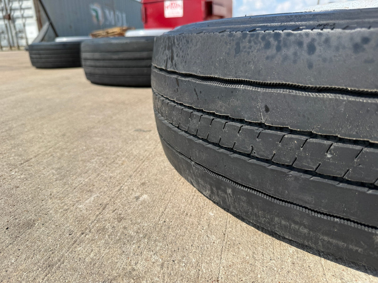 19.5" Ford F-450 Dually F-550 rim RAM 4500 OEM 10x225 spare Texas Truck Tire