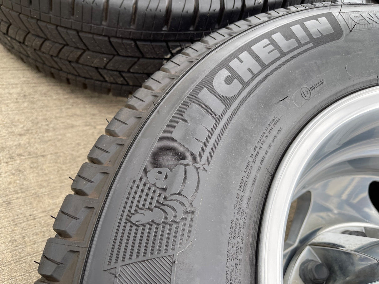 17" Chevy Silverado GMC Sierra 3500 Dually rims wheels OEM 5519 5520 MICHELIN Texas Truck Tire