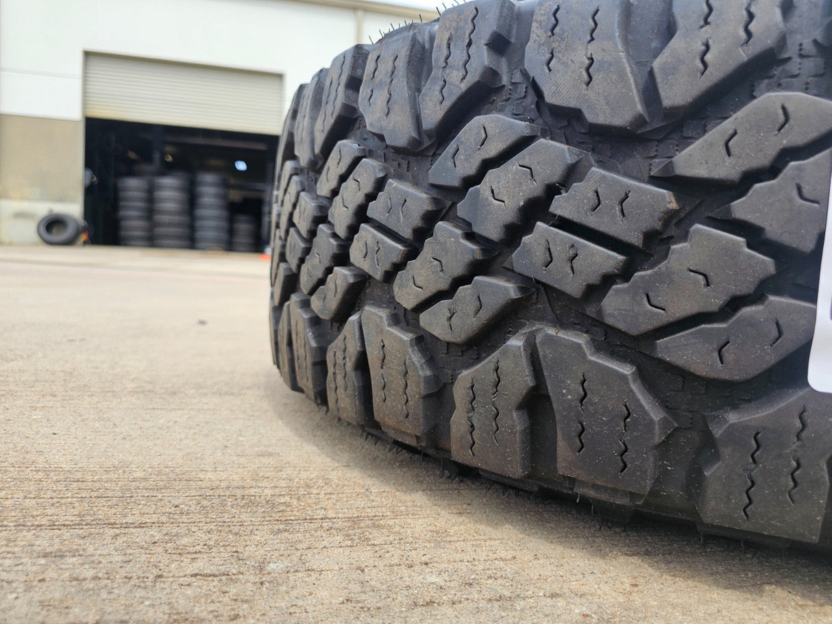 (1) 18" Ford F-250 F-350 OEM TREMOR 10482 rim wheel DURATRAC Spare Texas Truck Tire