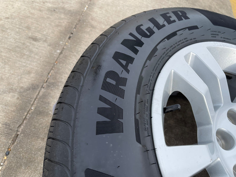 18" Chevy Silverado Suburban Tahoe OEM 5646 wheels rims Yukon Sierra GOODYEAR Texas Truck Tire