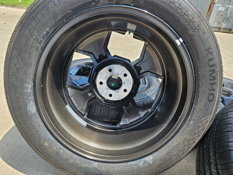 19" Kia Sportage Telluride OEM wheels rims tires Sorento Sedona 2025 2026 NEW Texas Truck Tire
