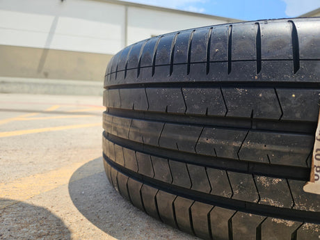 (1) 265/35/21 Pirelli P Zero tire Elect LM1 NEW take off! Texas Truck Tire