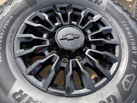 18" Chevy Silverado ALASKAN AT4X 2500 OEM 14031 wheels rims 2024 2025 2026 NEW Texas Truck Tire