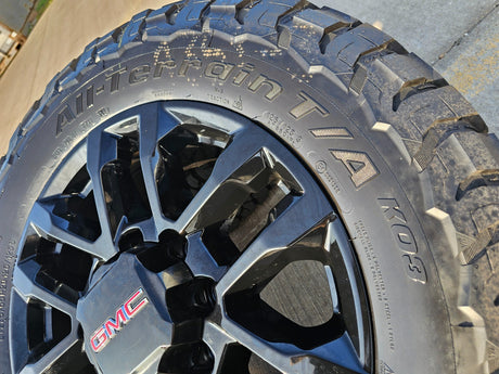 20" Chevy Silverado Trail Boss GMC AT4 2500 OEM 94030 wheels rims NEW BFG KO3 Texas Truck Tire