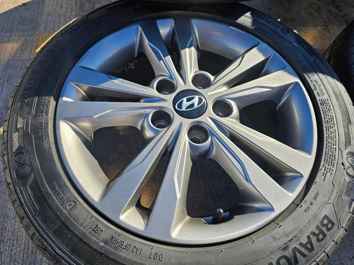 16" Hyundai Elantra Sonata OEM wheel rims 70902 Veloster tires Texas Truck Tire