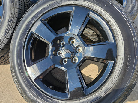 20" Chevy Silverado 1500 Tahoe Suburban OEM wheels rims 5652 5754 tires GMC Texas Truck Tire