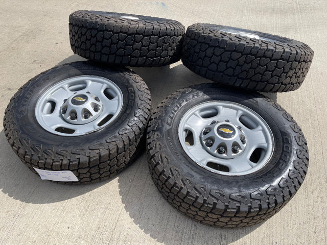 17" Chevy Silverado GMC Sierra 2500 OEM 8095 wheels rims COOPER DISCOVERER AT Texas Truck Tire