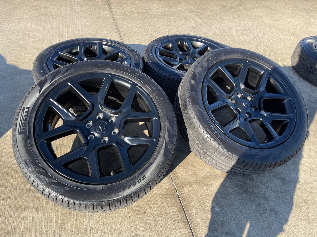 22" Dodge Ram 1500 OEM LIMITED Laramie wheels rims black 2725 2684 PIRELLI NEW Texas Truck Tire