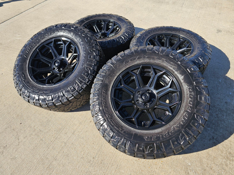 18x9 Fuel Siege D706 Jeep Sequoia black wheels rims -12 NITRO Texas Truck Tire