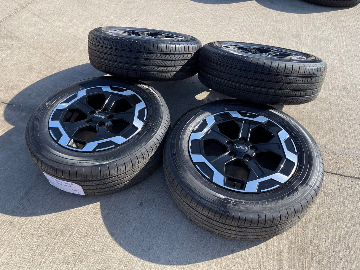 18" Hyundai Santa Fe Cruz OEM wheels rims 52910 Black 2024 2025 2026 TOYO NEW Texas Truck Tire