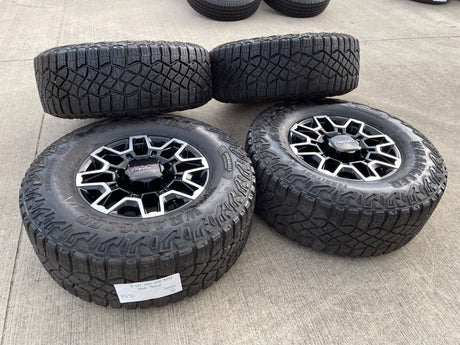 18" GMC Sierra AT4X Chevy Trail Boss 2500 OEM 14136 wheels rims GOODYEAR 35" Texas Truck Tire