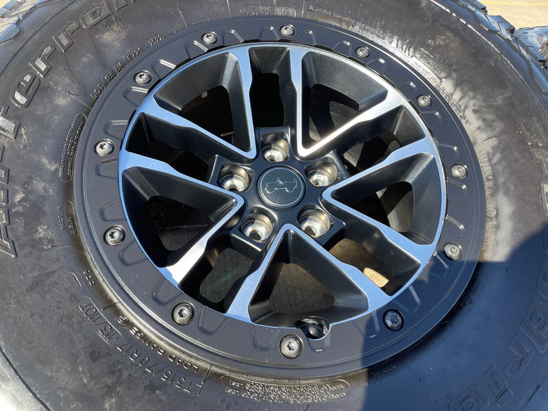 17" Jeep Wrangler 392 Gladiator Rubicon OEM 9329 BEADLOCK wheels rims NEW 35" Texas Truck Tire
